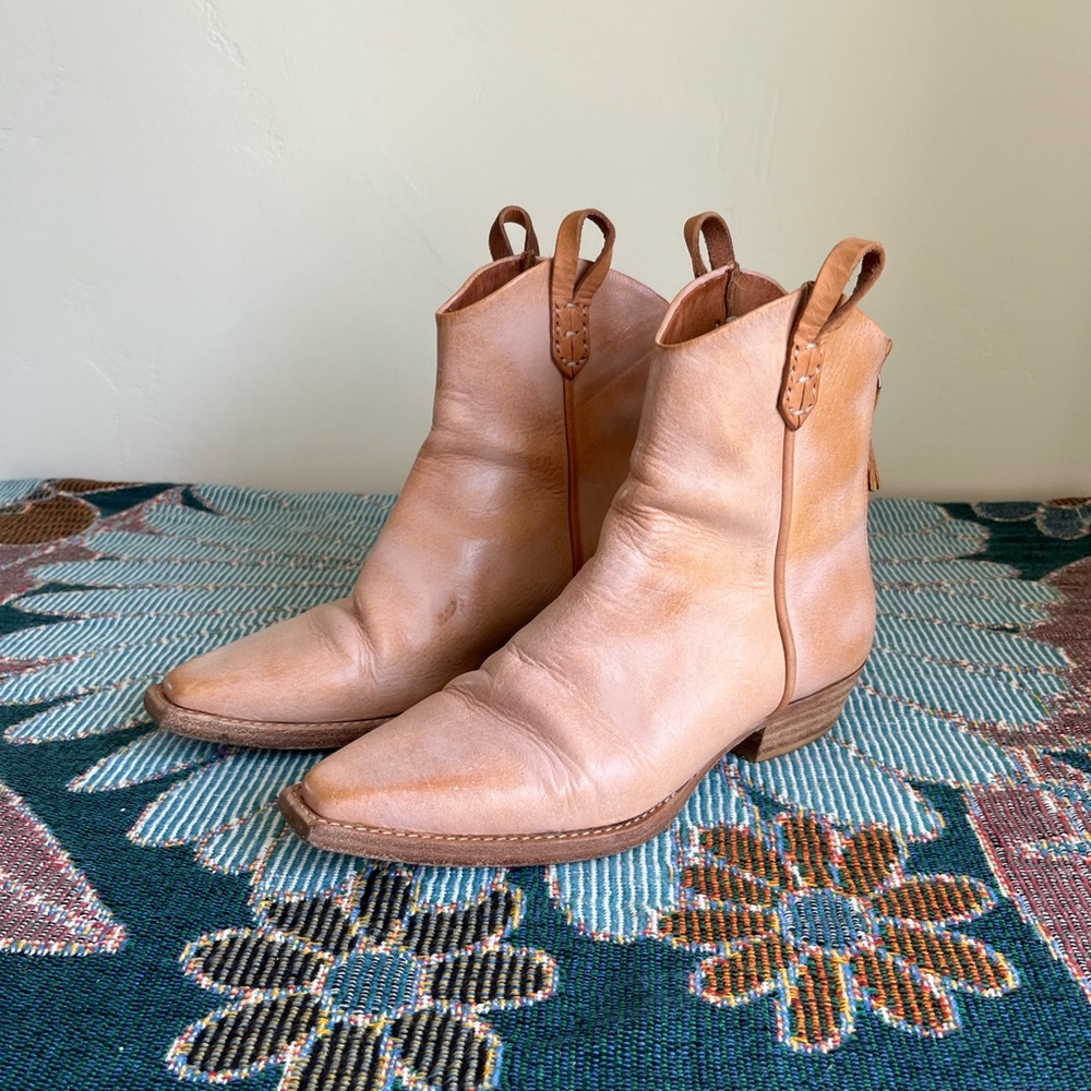 We The Free Wesley Ankle boot size 6.5 tan papaya